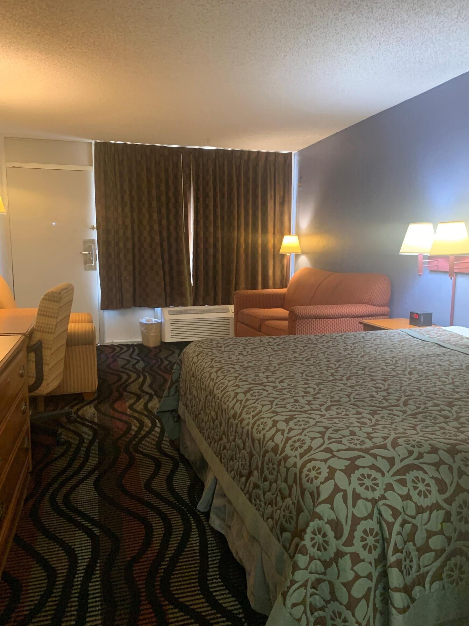 Days Inn By Wyndham Fort Myers Exterior photo