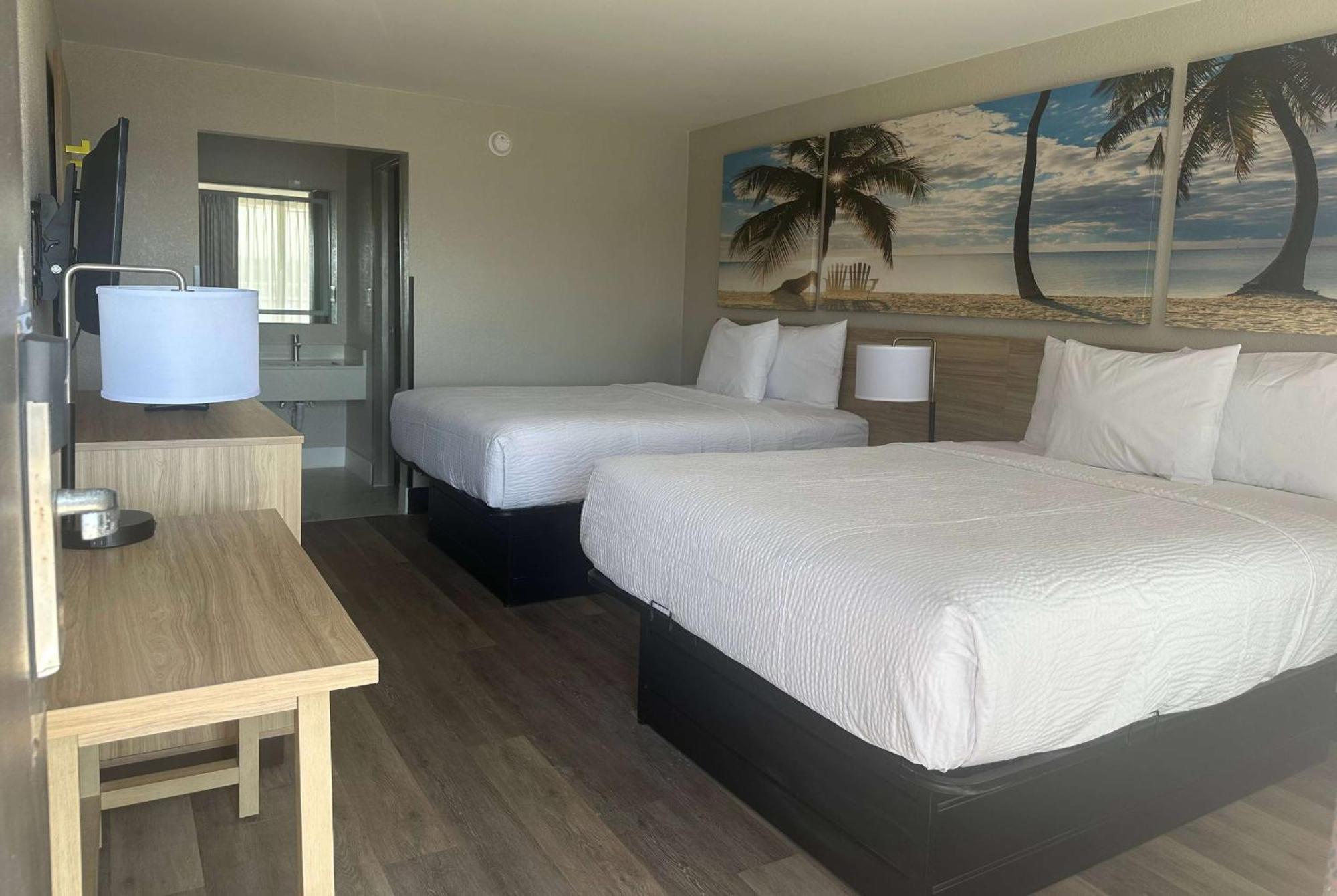 Days Inn By Wyndham Fort Myers Exterior photo